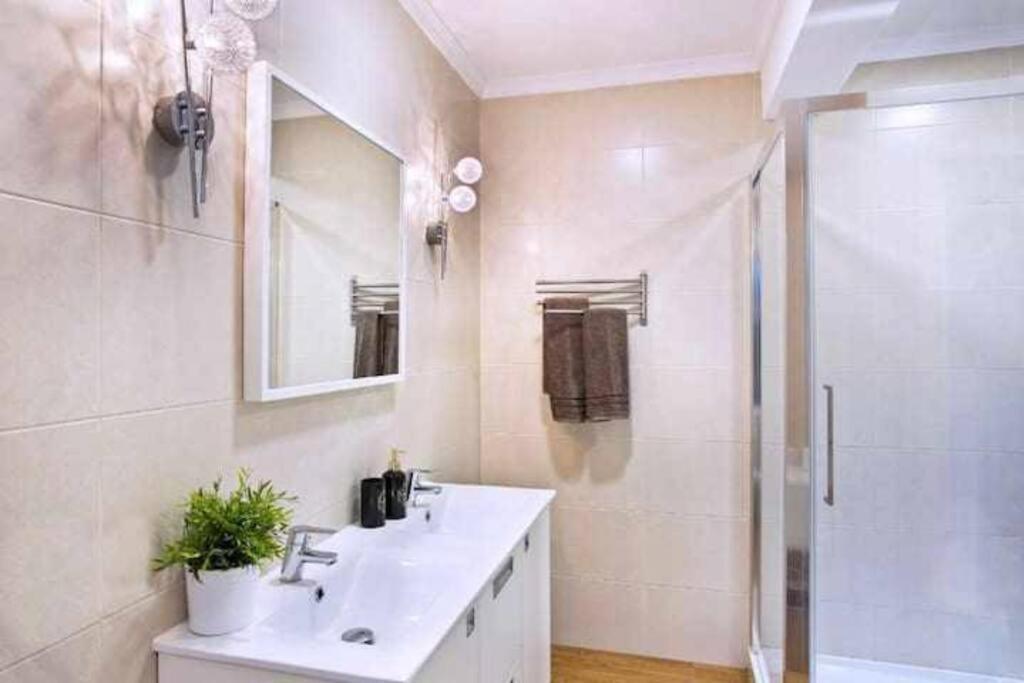 Best Location Apartment In Marbella. Beachfront!! Экстерьер фото